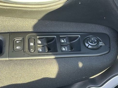 Used 2020 Jeep Renegade Latitude w/ Cold Weather Group image 23