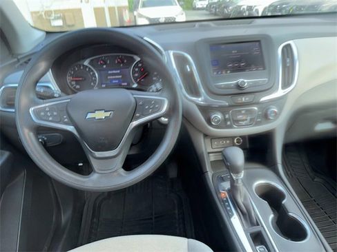 Used 2022 Chevrolet Equinox LS w/ LS Convenience Package image 6