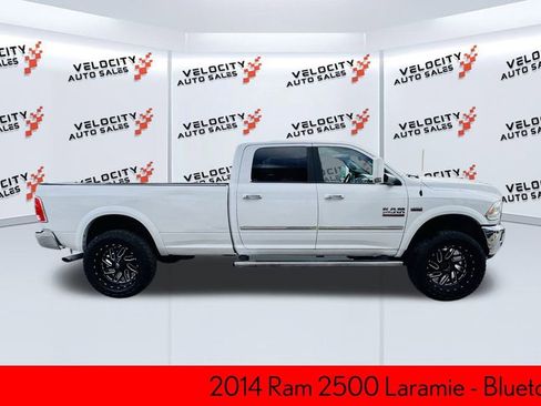 Used 2014 RAM 2500 Laramie AWD/4WD image 2