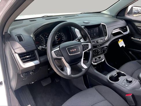 Used 2024 GMC Terrain SLE w/ Driver Convenience Package FWD image 18