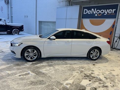Used 2018 Honda Accord LX image 9