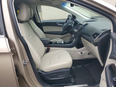 Used 2020 Ford Edge Titanium AWD/4WD image 9