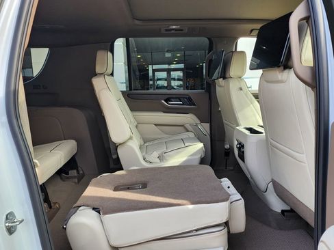 New 2026 GMC Yukon XL Denali w/ Denali Reserve Package AWD/4WD image 52