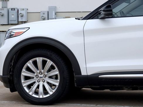 Used 2020 Ford Explorer Limited w/ Class III Trailer Tow Package RWD image 24