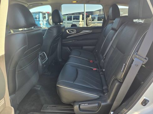 Used 2020 INFINITI QX60 Luxe w/ Essential Package FWD image 14