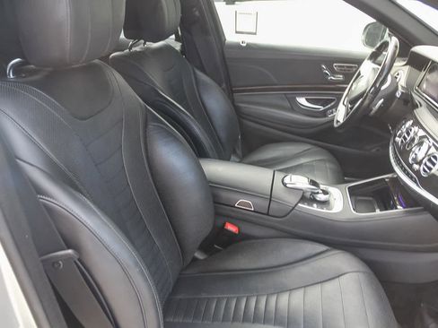 Used 2016 Mercedes-Benz S 550 Sedan image 23