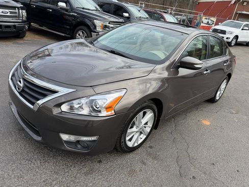 Used 2013 Nissan Altima 2.5 SL w/ Technology Pkg image 3