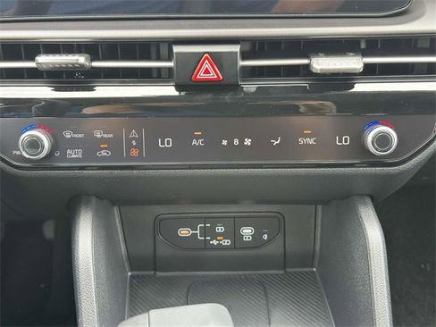 New 2026 Kia Sportage SX image 18