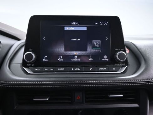 Used 2023 Nissan Rogue SV image 30