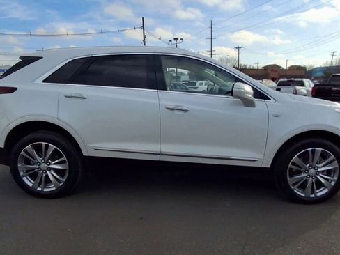 Used 2023 Cadillac XT5 Premium Luxury w/ Technology Package image 9