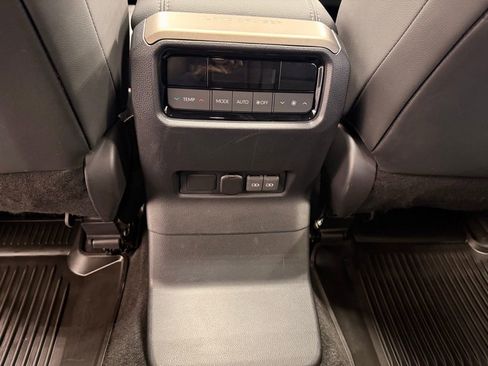 Used 2025 Toyota Land Cruiser image 20