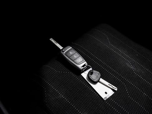 Used 2021 Hyundai Venue SE image 51