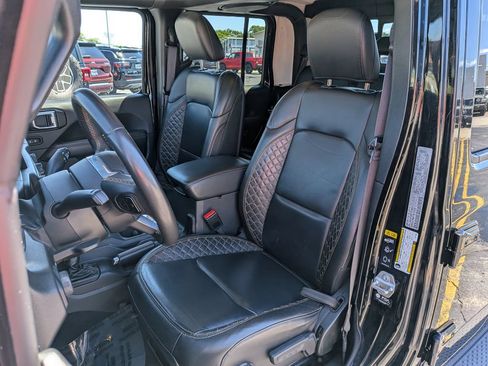 Used 2023 Jeep Gladiator Overland AWD/4WD image 13
