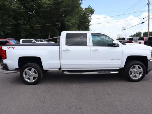 Used 2019 Chevrolet Silverado 2500 LT AWD/4WD image 4