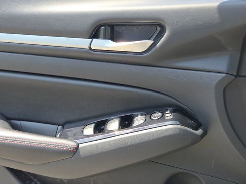 Used 2025 Nissan Altima 2.5 SR image 26