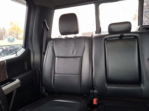 Used 2019 Ford F250 Lariat w/ Chrome Package image 18