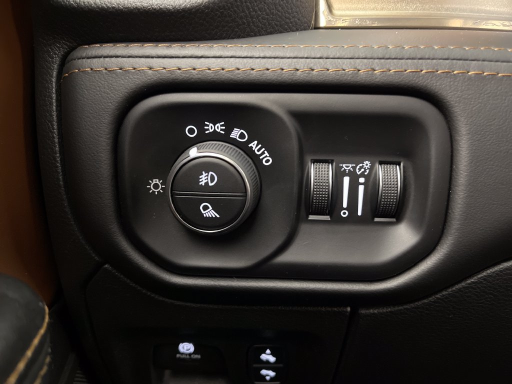 Used 2023 RAM 1500 Limited AWD/4WD image 28