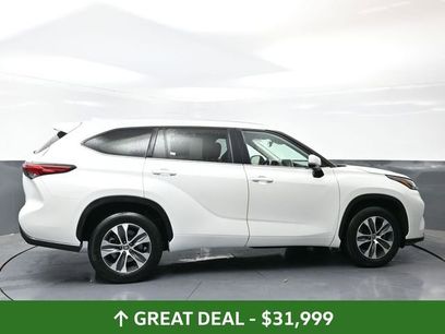 Used 2023 Toyota Highlander XLE