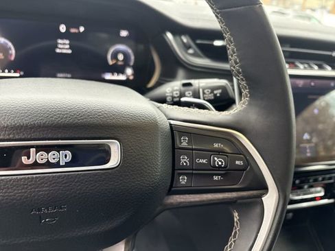 Used 2024 Jeep Grand Cherokee L Limited w/ Luxury Tech Group II image 11