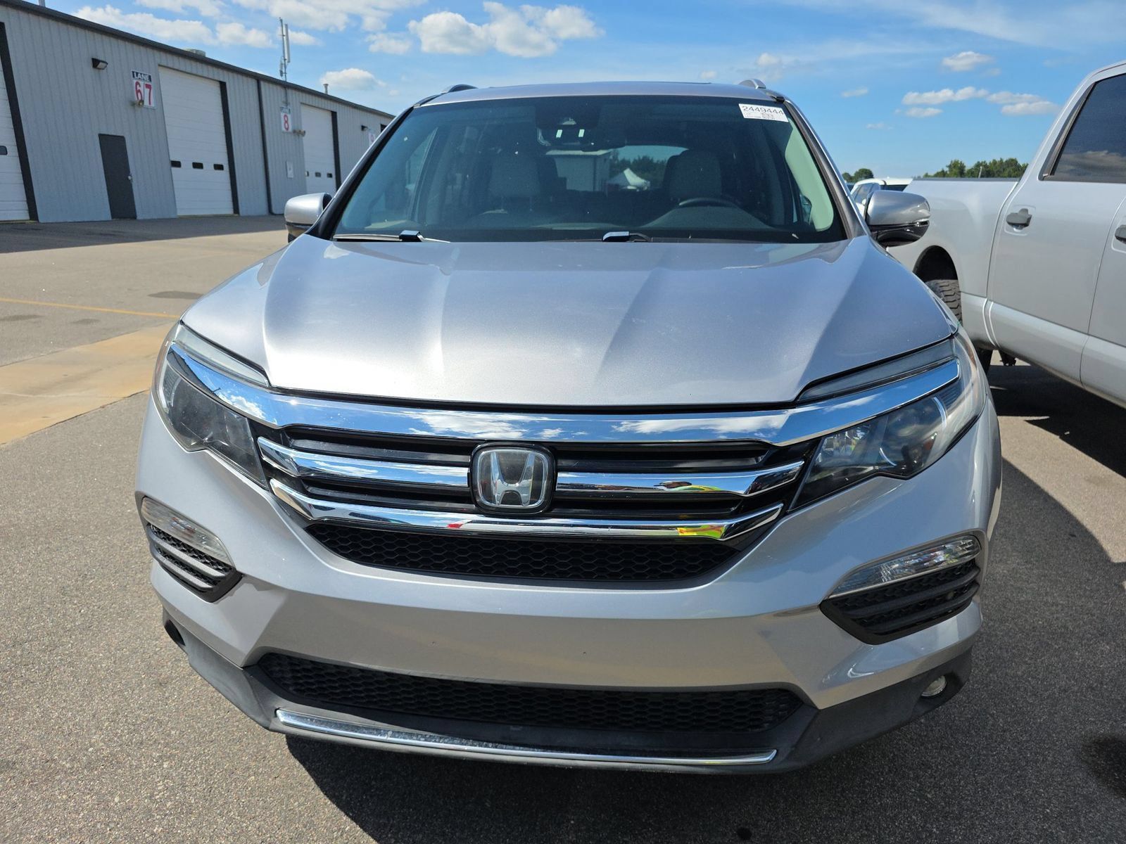 Used 2017 Honda Pilot Touring image 2