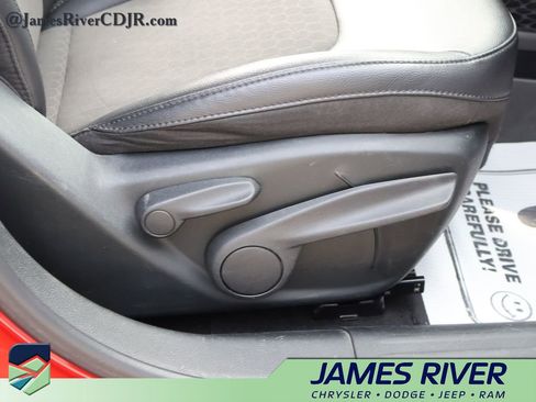 Used 2019 Jeep Compass Latitude FWD image 10