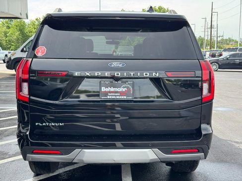 Used 2025 Ford Expedition Platinum AWD/4WD image 5