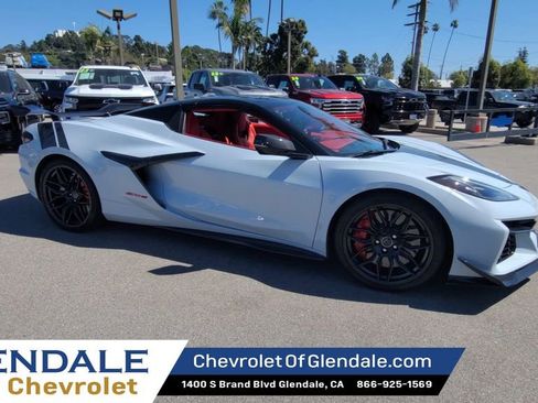 Used 2023 Chevrolet Corvette Z06 w/ Z07 Performance Package image 6