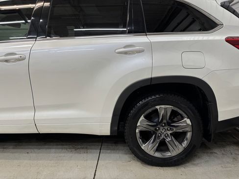 Used 2018 Toyota Highlander Limited Platinum image 6