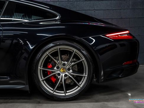 Used 2017 Porsche 911 Carrera 4S w/ Sport Package AWD/4WD image 11