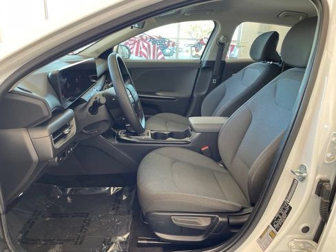 Used 2025 Kia K4 FWD image 8