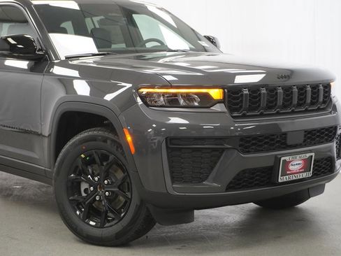 New 2026 Jeep Grand Cherokee Altitude AWD/4WD image 3