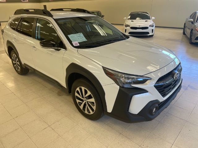 Used 2023 Subaru Outback Premium AWD/4WD image 1