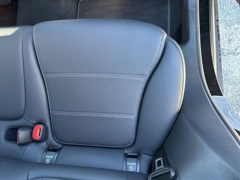 Used 2025 Mercedes-Benz GLC 300 4MATIC image 29