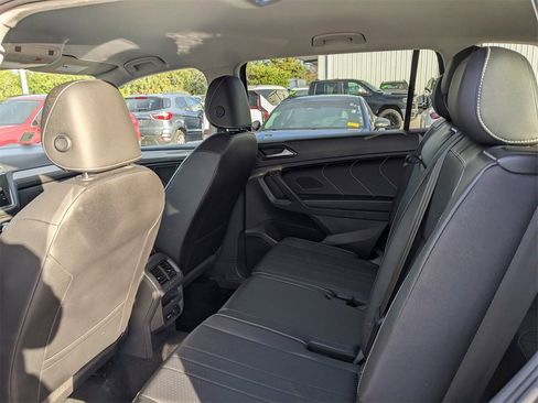 Used 2022 Volkswagen Tiguan SE image 7