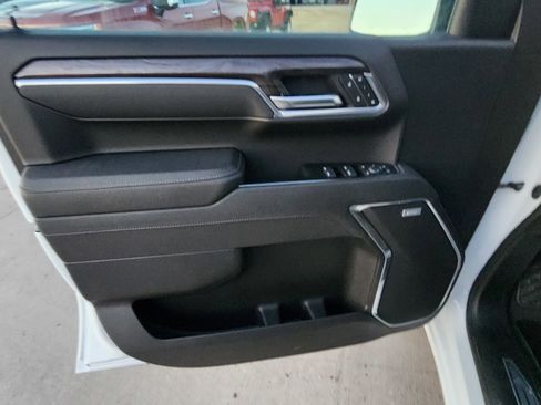 Certified 2025 Chevrolet Silverado 1500 LTZ image 8