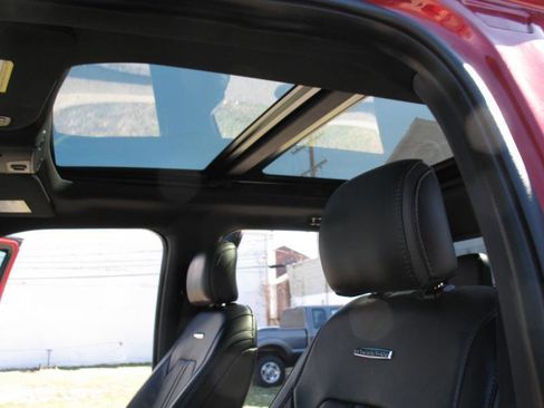 Used 2017 Ford F150 Platinum w/ Equipment Group 701A Luxury image 62