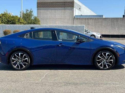 Certified 2023 Toyota Prius Prime Premium FWD image 6