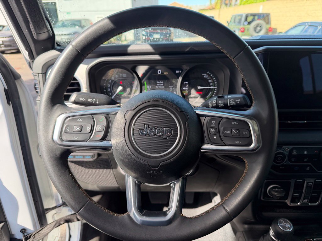 Used 2024 Jeep Wrangler Unlimited Sahara AWD/4WD image 23