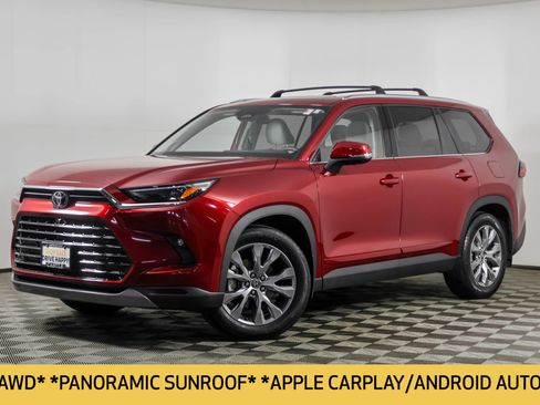 Used 2024 Toyota Grand Highlander AWD image 2