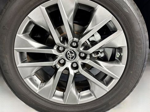 Used 2019 Toyota RAV4 XLE Premium w/ Cold Weather Package image 31