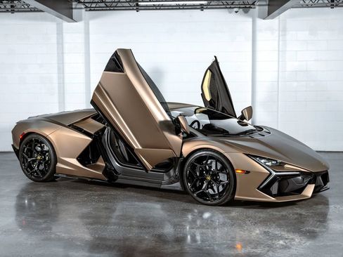 Used 2024 Lamborghini Revuelto AWD/4WD image 3