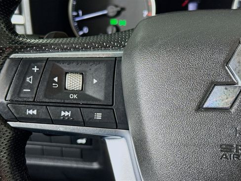 Used 2022 Mitsubishi Outlander SE image 13