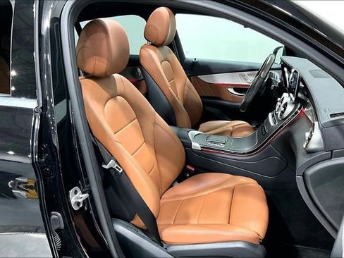 Used 2023 Mercedes-Benz GLC 300 4MATIC Coupe image 7