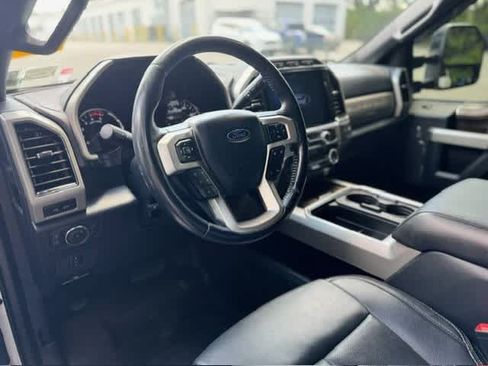Used 2022 Ford F250 Lariat w/ Black Appearance Package AWD/4WD image 5