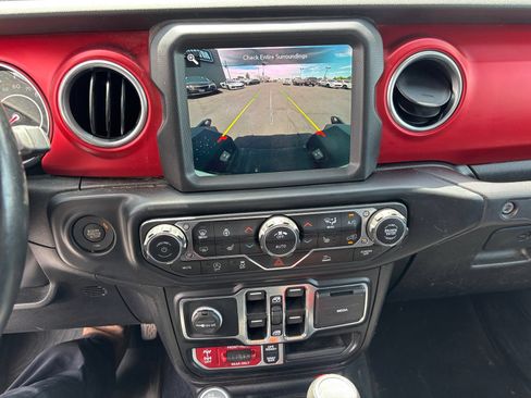 Used 2022 Jeep Gladiator Rubicon w/ LED Lighting Group AWD/4WD image 11