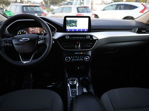 Used 2020 Ford Escape SE image 19