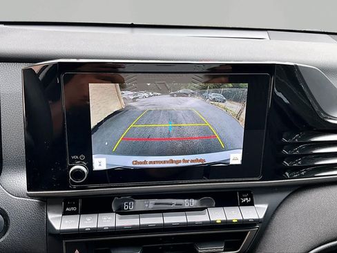 Used 2025 Toyota Camry LE FWD image 27
