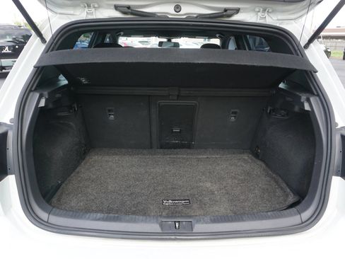Used 2017 Volkswagen GTI SE FWD image 23
