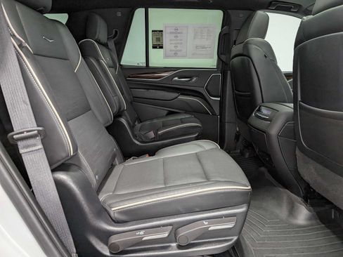 Used 2023 Cadillac Escalade Premium Luxury AWD/4WD image 46