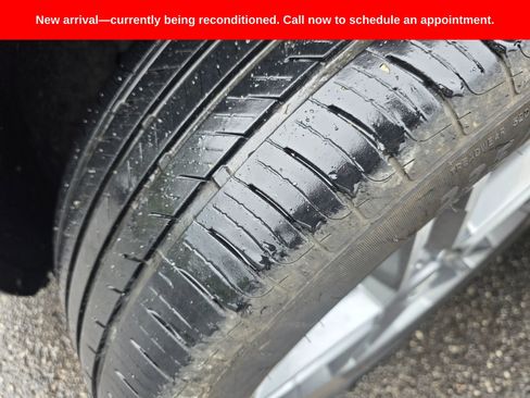 Used 2017 Hyundai Santa Fe SE FWD image 9